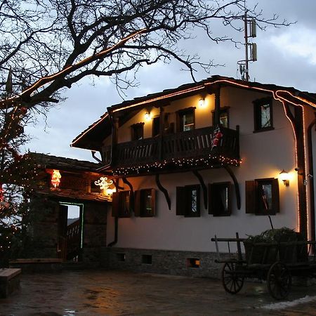 Шапкова Къща Hotel Delchevo Exterior foto